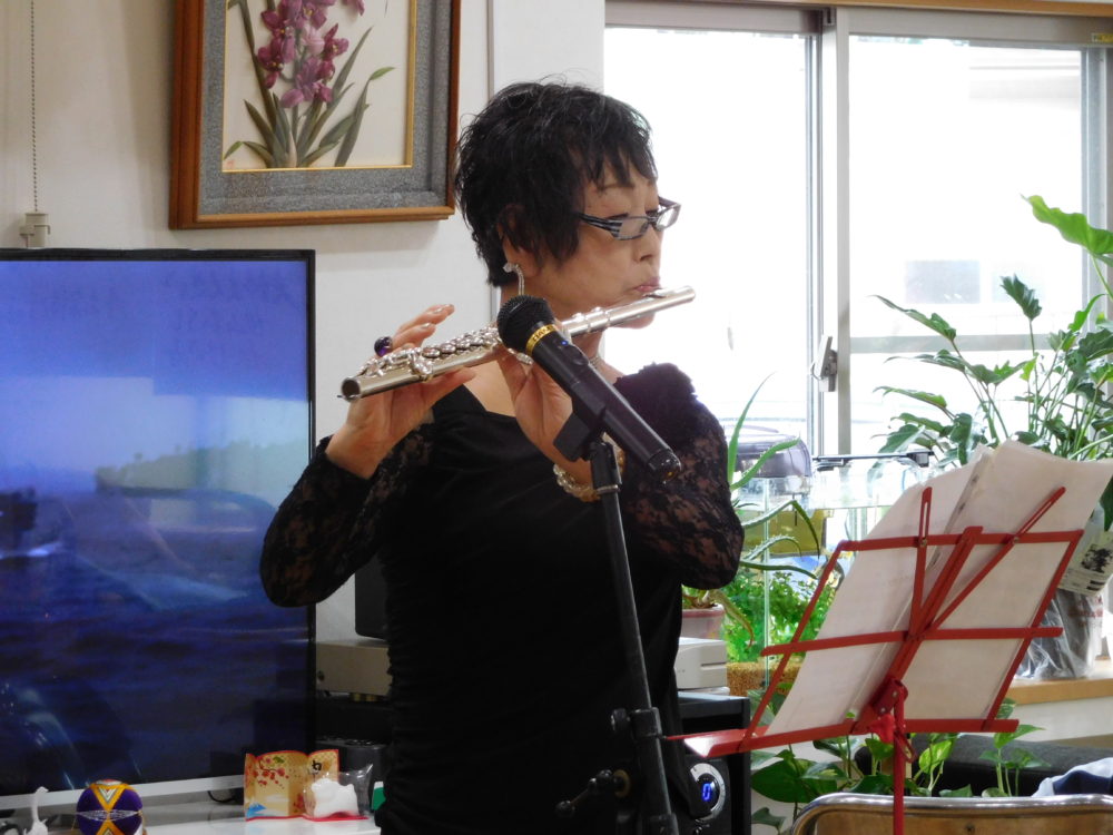 ローザン清水賀子(しみずよしこ)さんによるフルート演奏
