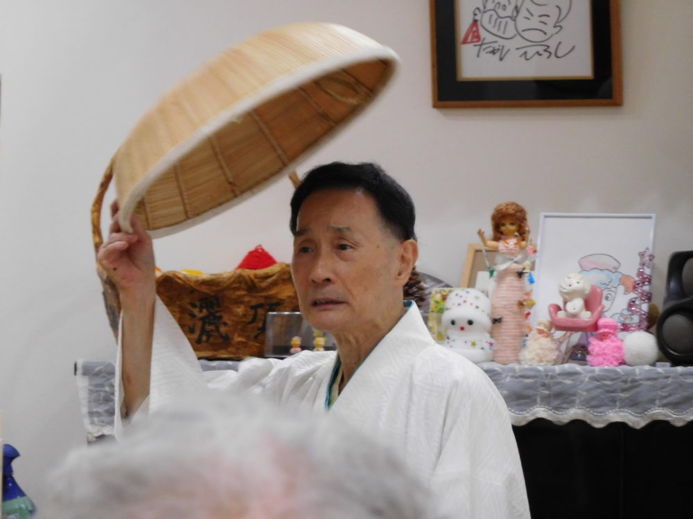 サムライ朝起太郎さんによる踊り